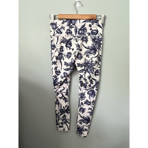 Fabletics Active Leggings - Picture 2 of 3